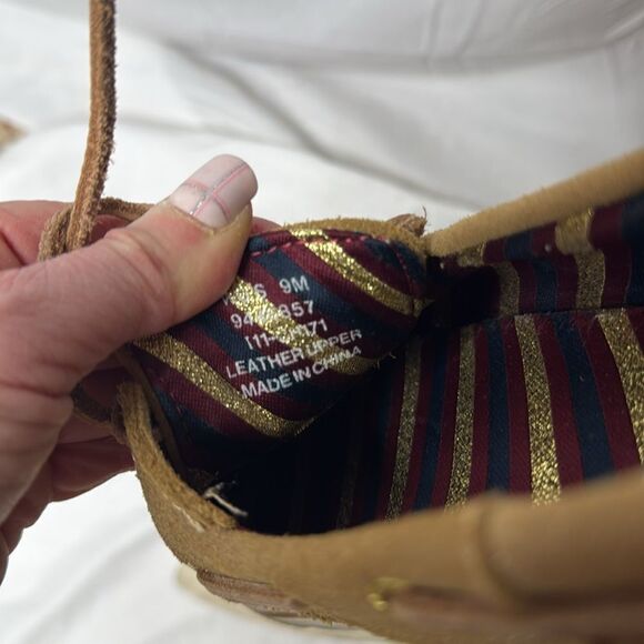 Sperry Women’s Leather Gold Glitter Boat Shoes. Size 9. - Picture 8 of 9